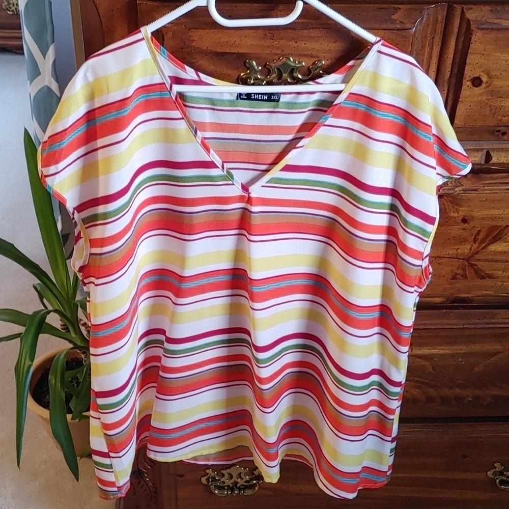 💚Women's Shein V-Neck Striped Sleeveless Blouse